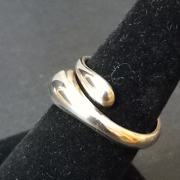 Sterling Silver Bypass Ring - Picture 4 of 7